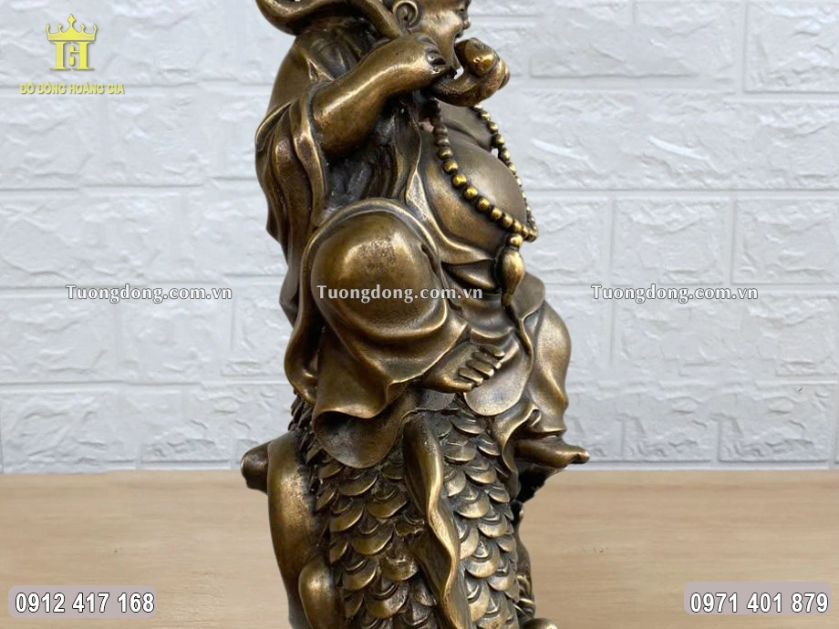 Từng họa tiết hoa văn được chăm chút tỉ mỉ